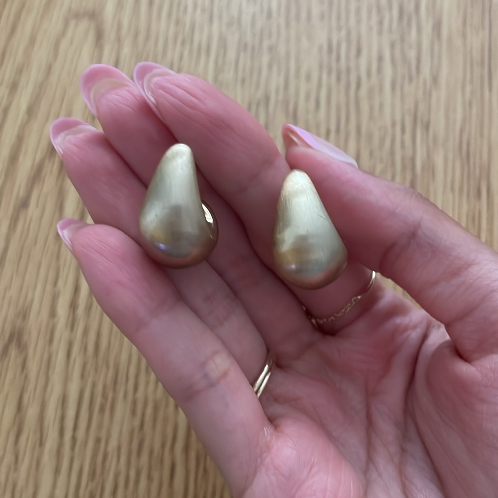 Gorgeous Trendy Teardrop Gold/Brass Earrings